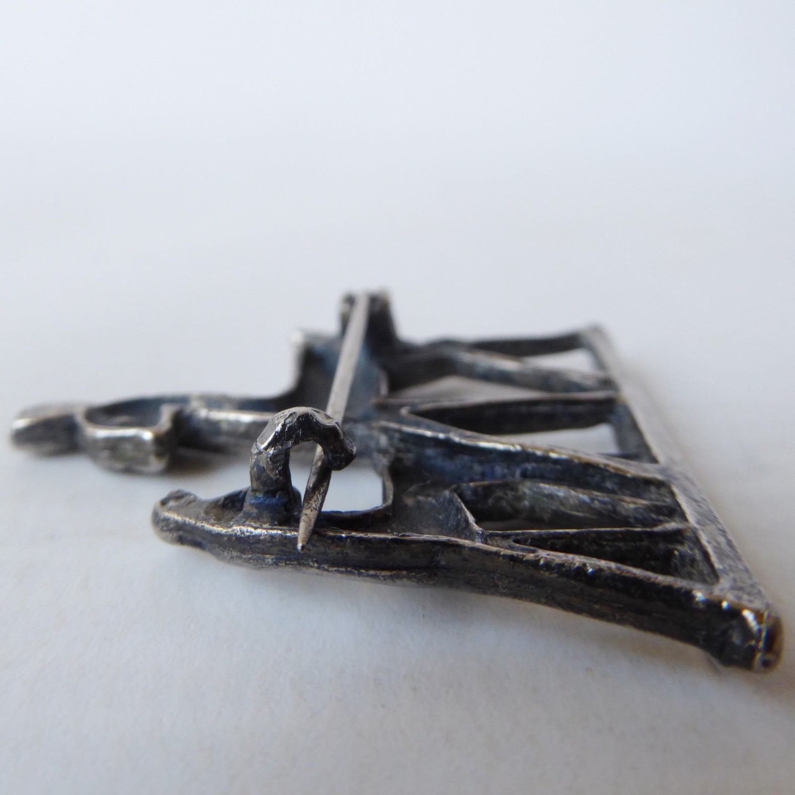 Scandinavian vintage deer silver-tone white cast metal brooch. Doe & fawn deers - Image 9