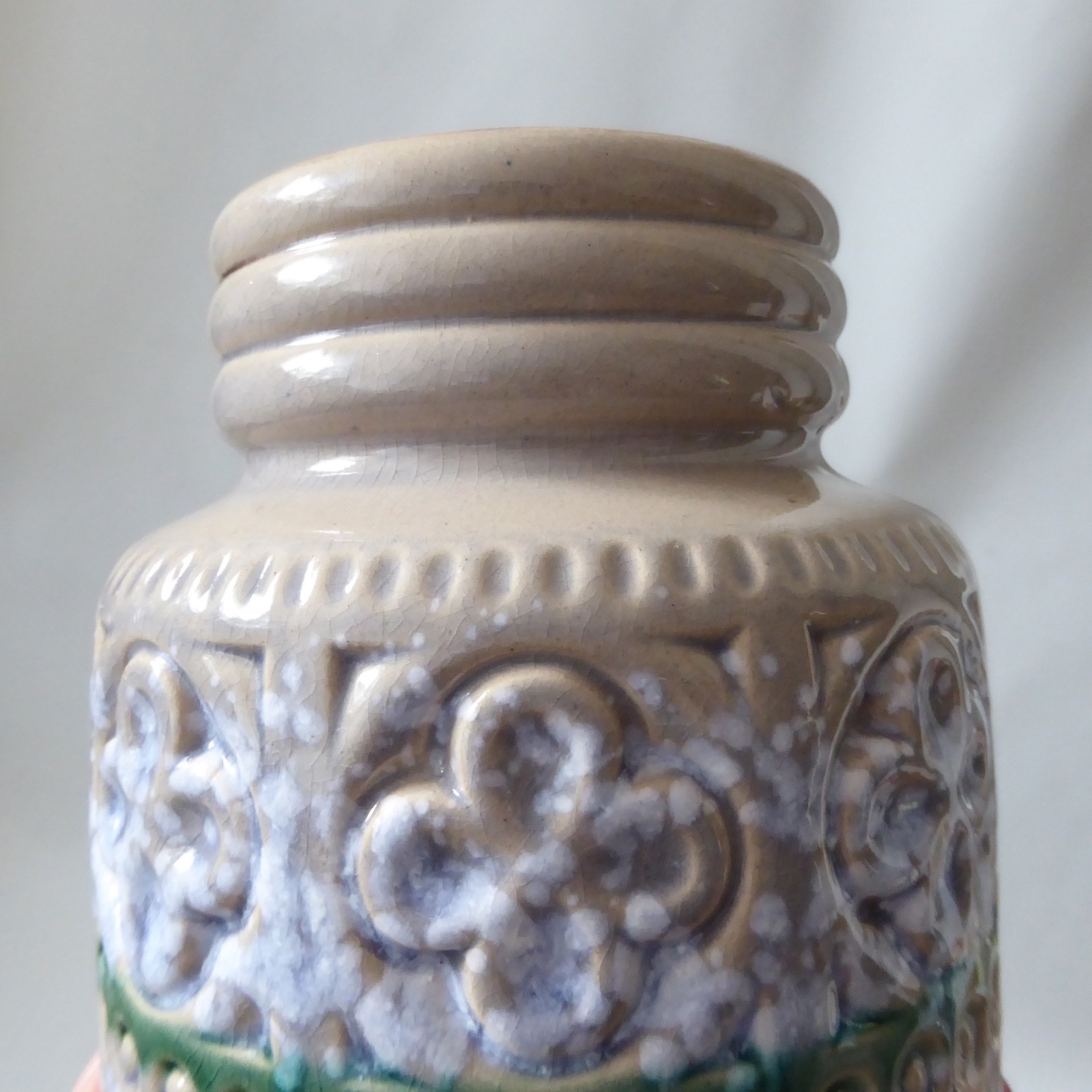 Scheurich 289-15 West German pottery vase Foligna/Foligno. Cream green stripe - Image 5