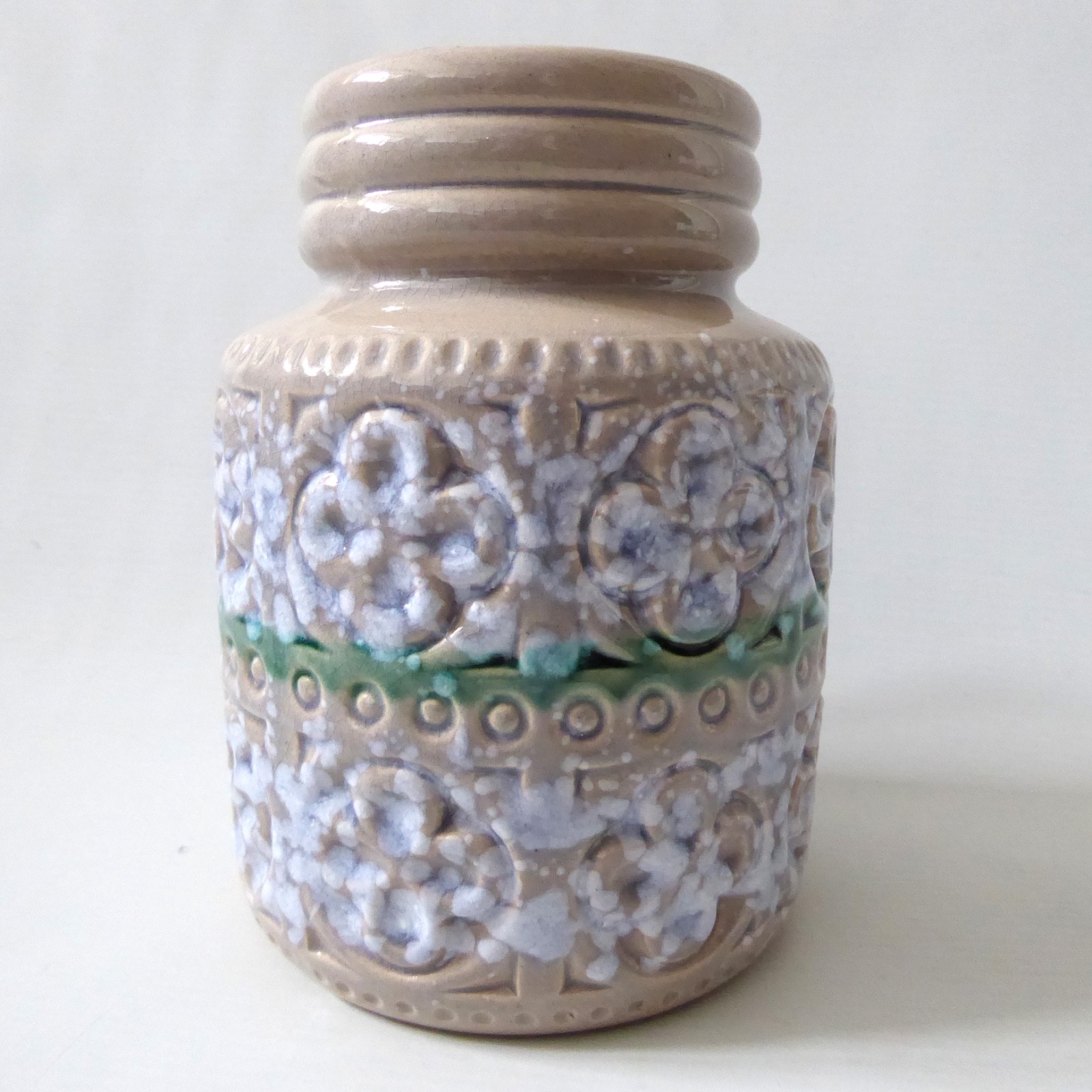 Scheurich 289-15 West German pottery vase Foligna/Foligno. Cream green stripe