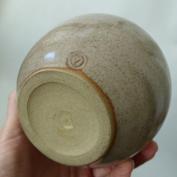 Signed vintage studio pottery vase, handmade thrown stoneware, muted neutral 7" - Image 13