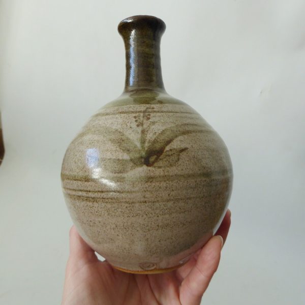 Signed vintage studio pottery vase, handmade thrown stoneware, muted neutral 7" - Image 3