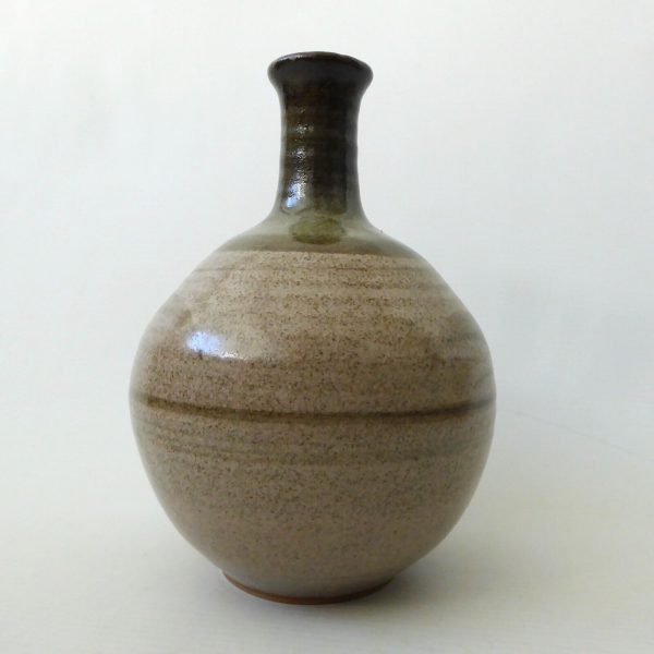 Signed vintage studio pottery vase, handmade thrown stoneware, muted neutral 7" - Image 6