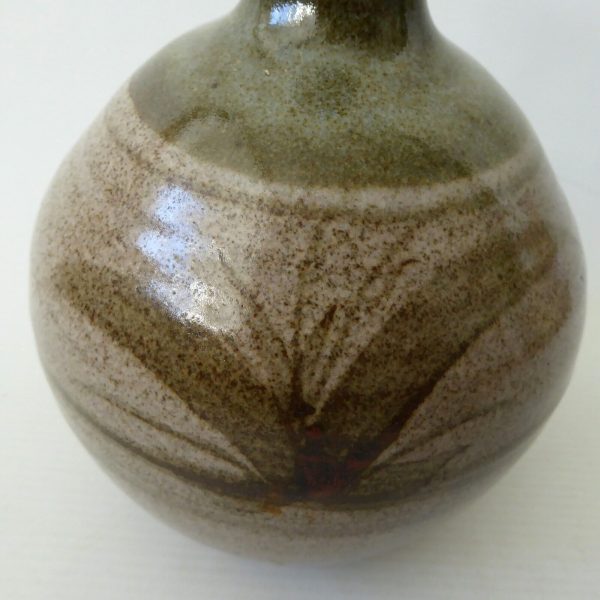 Signed vintage studio pottery vase, handmade thrown stoneware, muted neutral 7" - Image 9