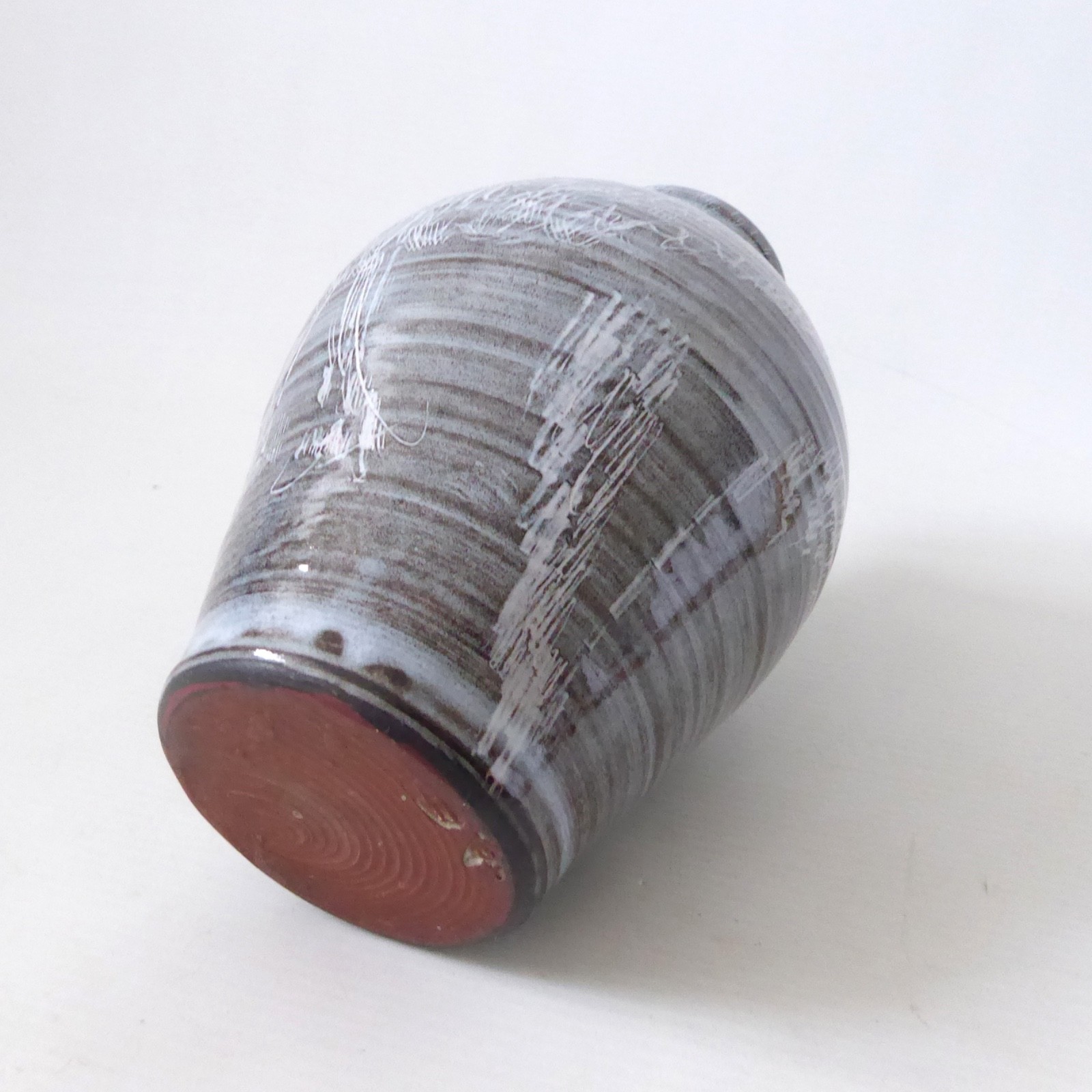 Studio Pottery vase, signed LJ/LJ handmade stoneware clay, grey blue sgraffito - Image 11