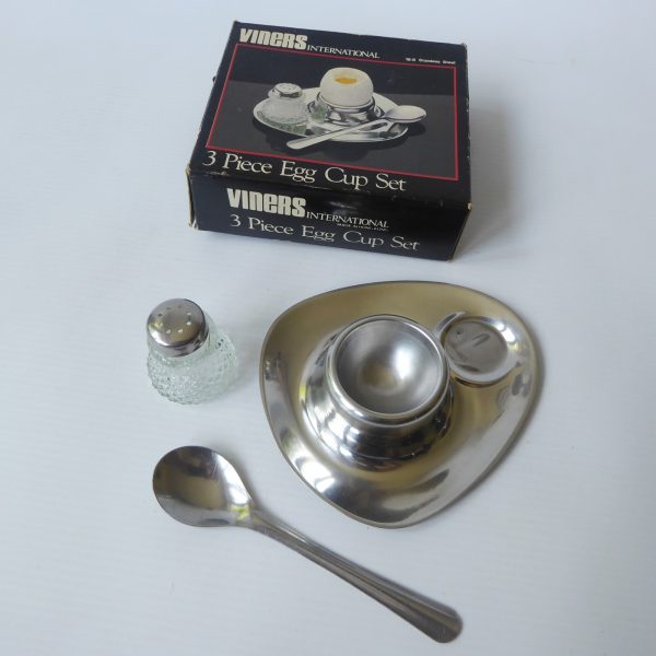 Viners International vintage stainless steel egg cup, spoon & salt shaker, boxed - Image 9