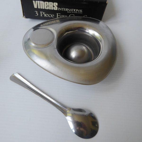 Viners International vintage stainless steel egg cup, spoon & salt shaker, boxed - Image 10
