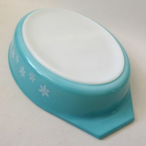 Vintage 1950s Pyrex JAJ Snowflake turquoise divided vegetable dish, 2179 2-part