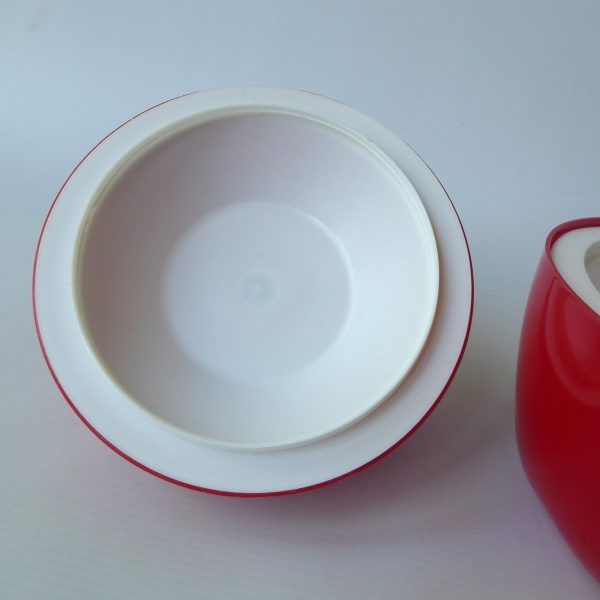 Vintage 1960s 1970s red plastic apple ice bucket, retro home bar prop, with leaf - Image 13