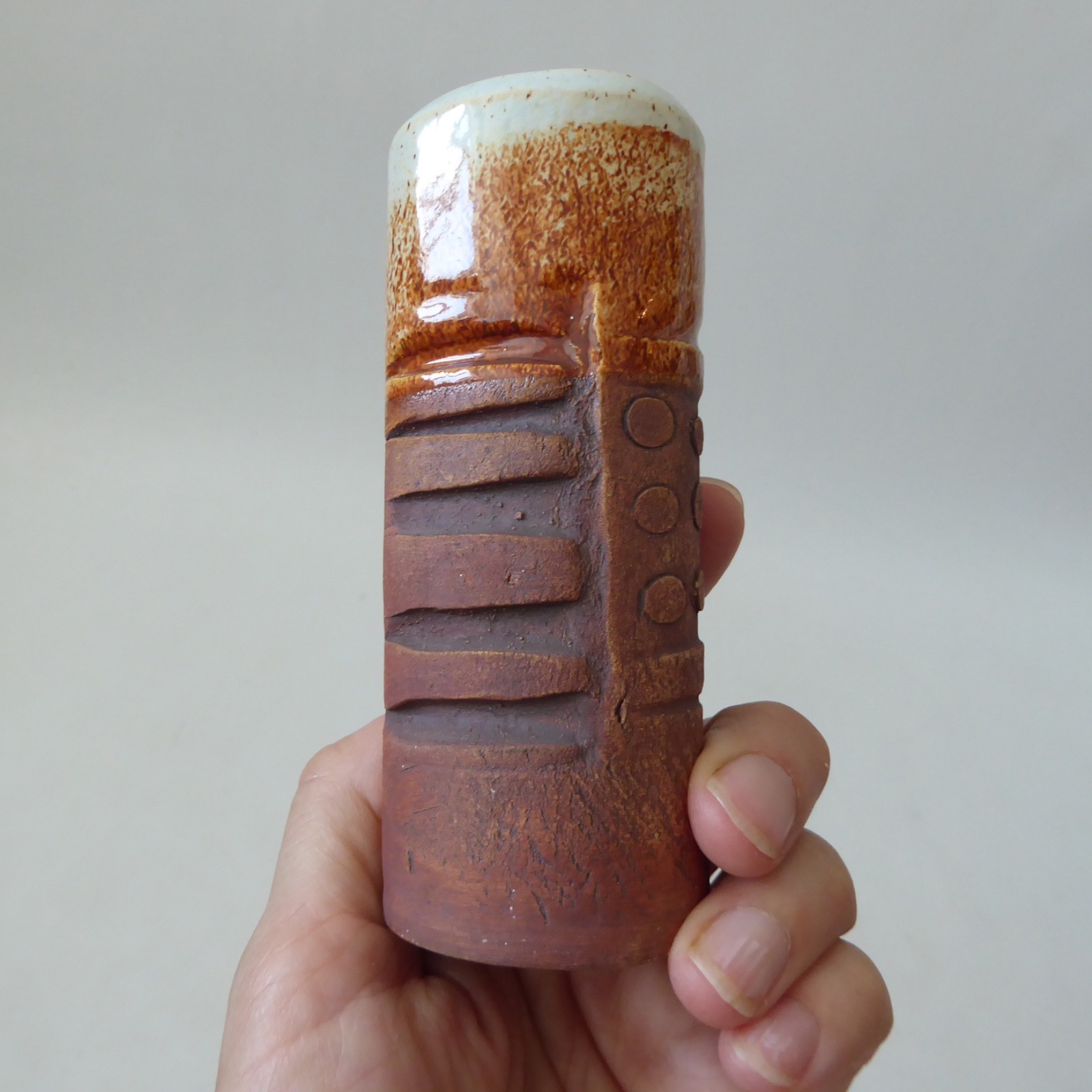 Vintage Bob Dawe Red Barn studio pottery cylinder vase, red brown clay ceramic - Image 9