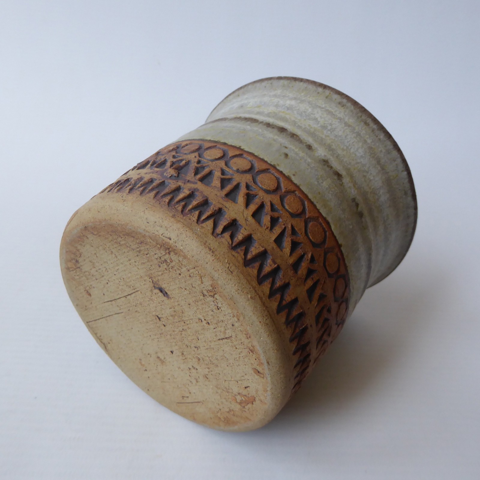 Vintage Broadstairs Pottery planter. 1960s/1970s handmade thrown plant pot retro - Image 11