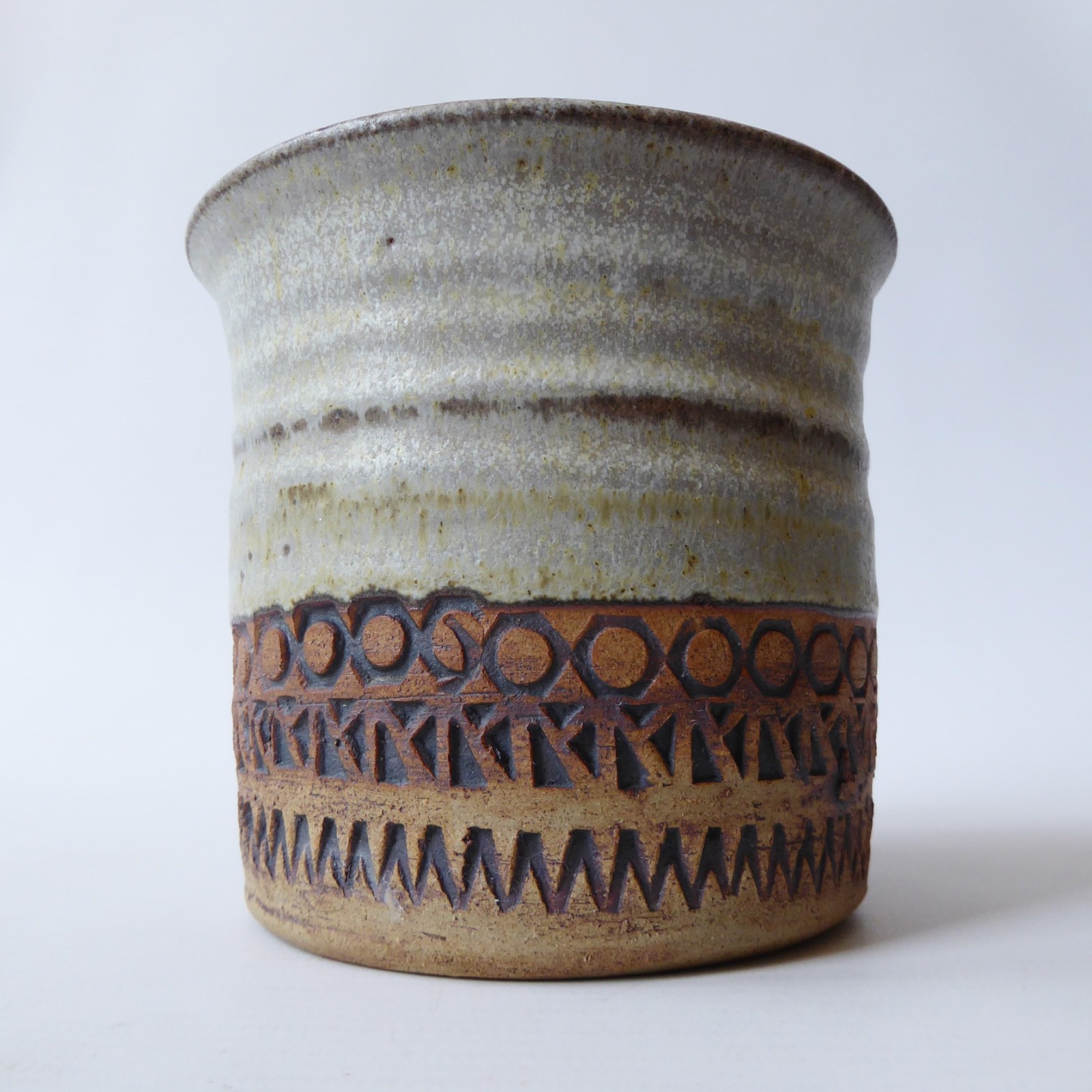 Vintage Broadstairs Pottery planter. 1960s/1970s handmade thrown plant pot retro - Image 4