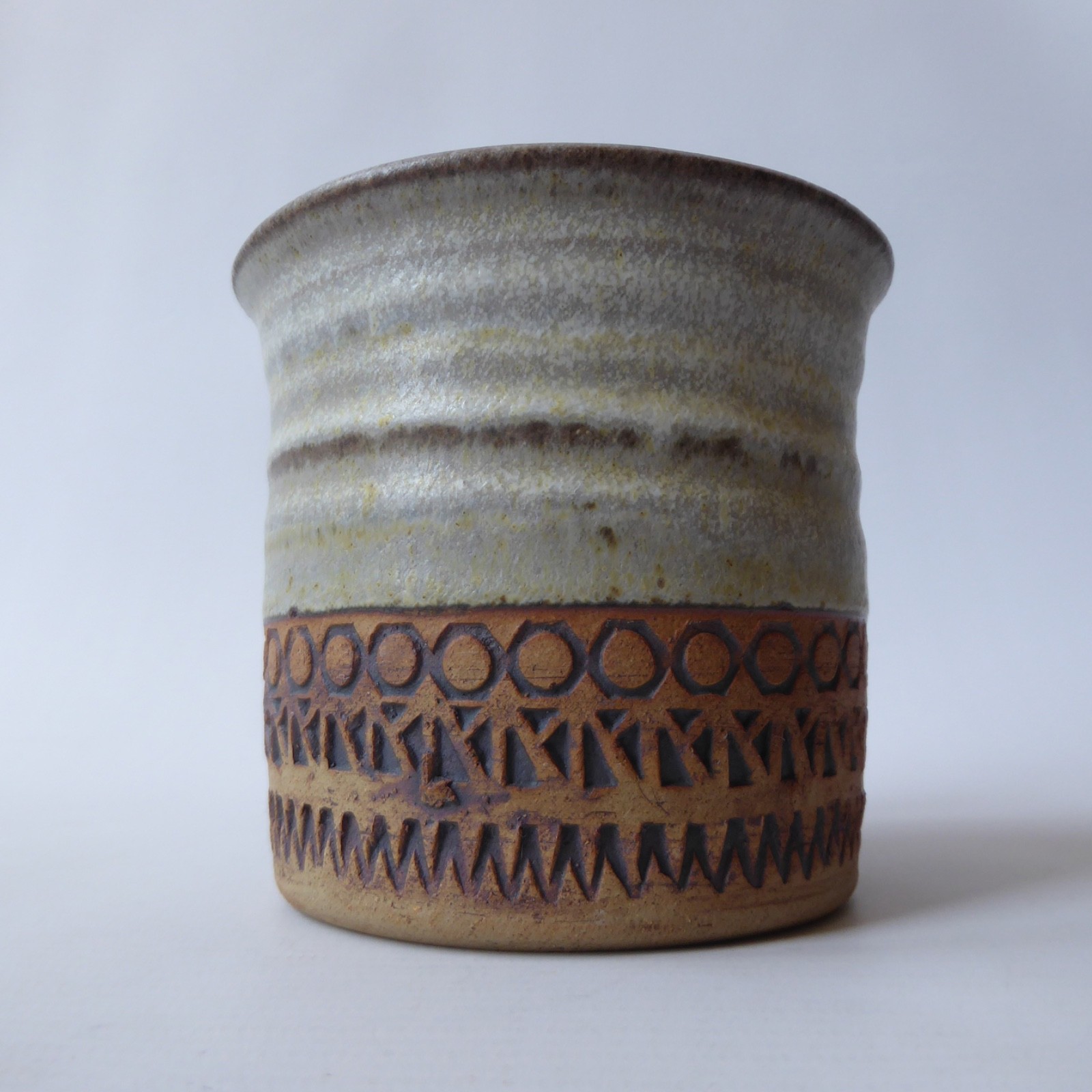 Vintage Broadstairs Pottery planter. 1960s/1970s handmade thrown plant pot retro - Image 5