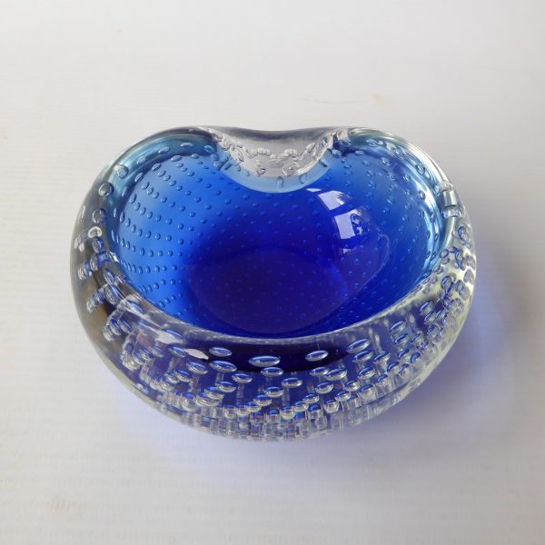 Vintage Murano art glass bowl. Royal blue cased dish ashtray. Controlled bubbles - Image 11