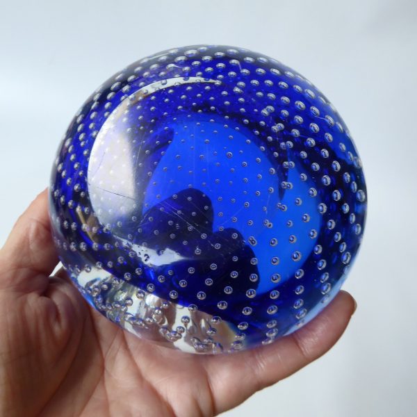 Vintage Murano art glass bowl. Royal blue cased dish ashtray. Controlled bubbles - Image 16