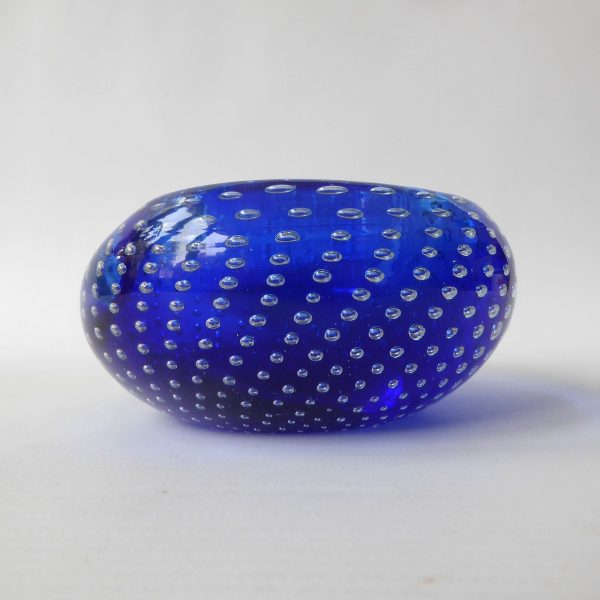 Vintage Murano art glass bowl. Royal blue cased dish ashtray. Controlled bubbles - Image 9