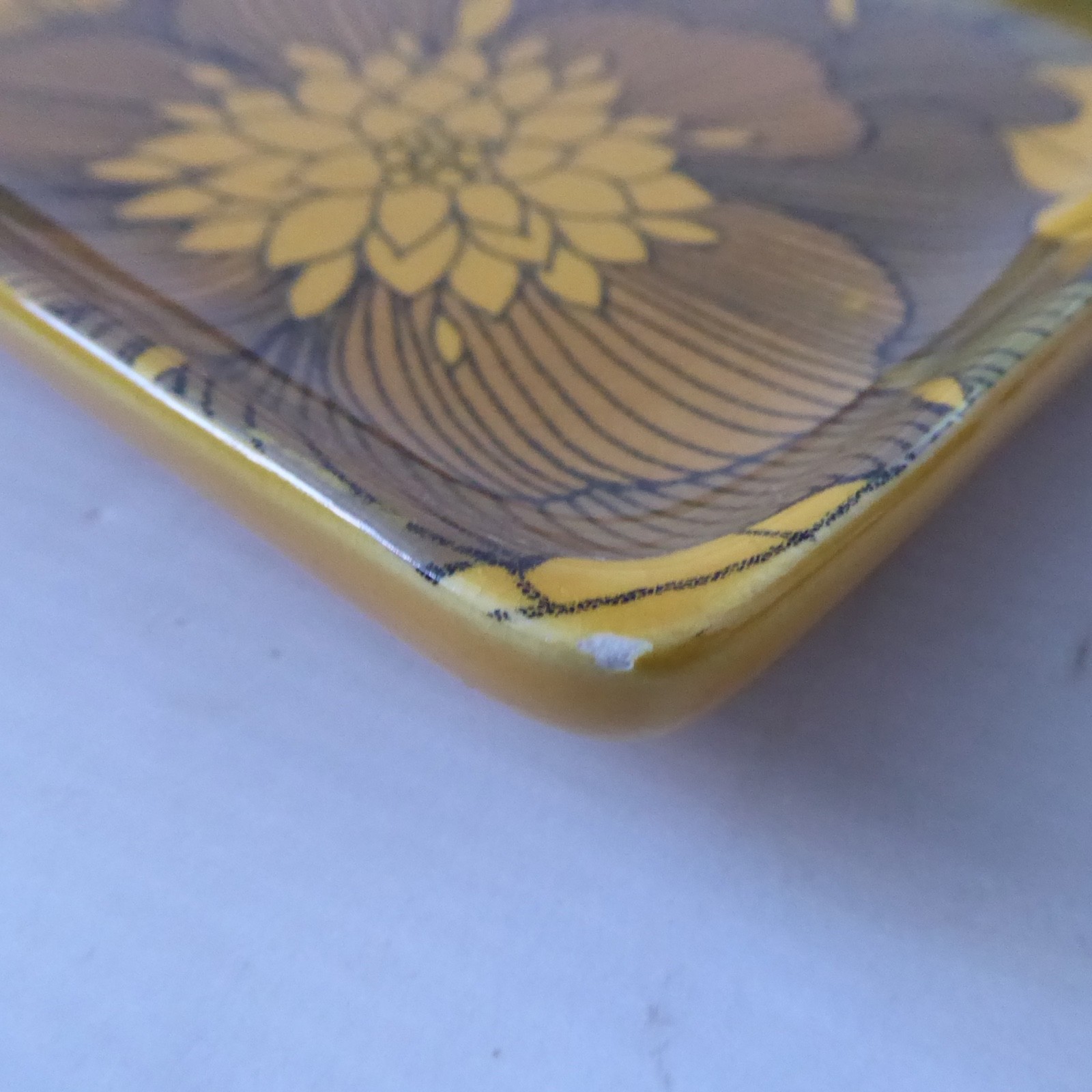 Vintage Surrey Ceramics square plate, coin/jewellery dish. Retro yellow flowers - Image 8