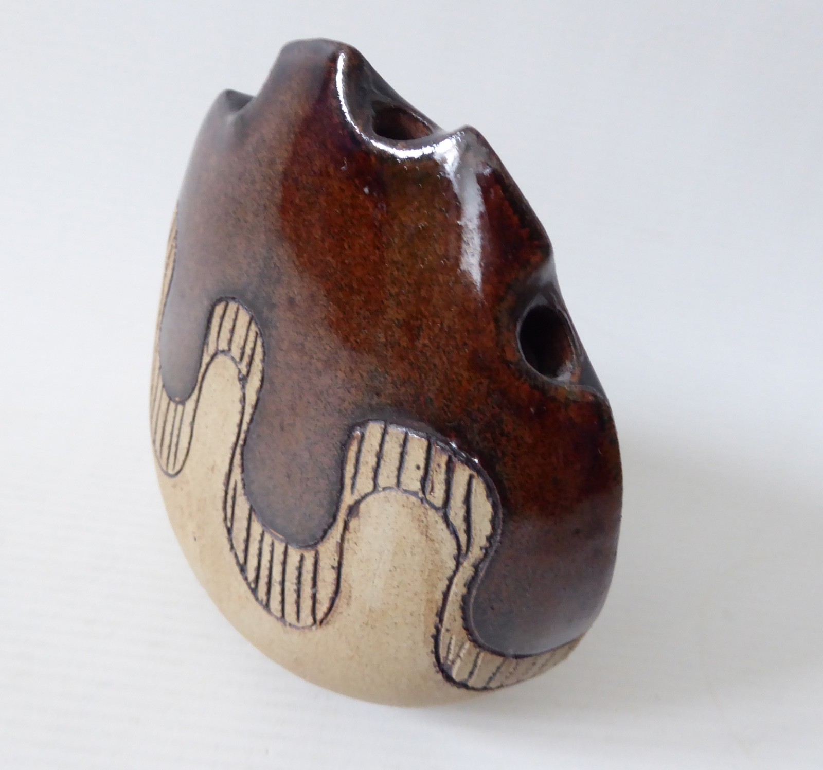 Vintage signed RD studio pottery vase, brown/natural clay. Rose Dickinson Kent - Image 6