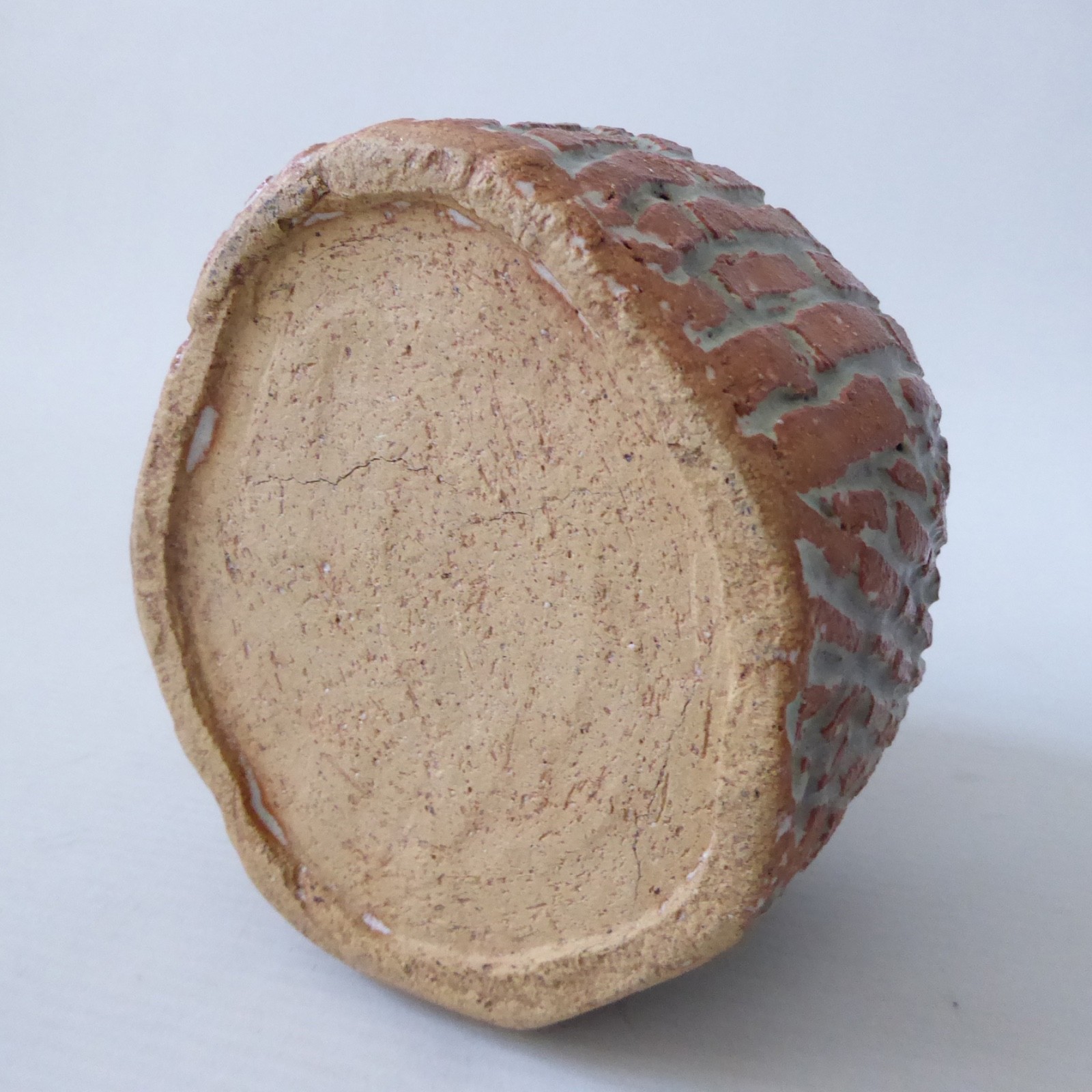 Vintage studio pottery vase, carved clay lump. Brutalist modernist retro art - Image 18