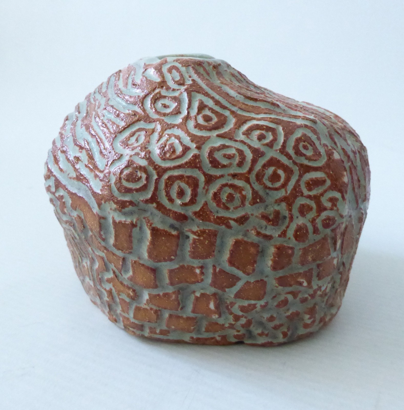 Vintage studio pottery vase, carved clay lump. Brutalist modernist retro art - Image 8