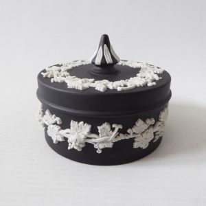 Wedgwood Jasperware black and white grapes & vines small round trinket box pot