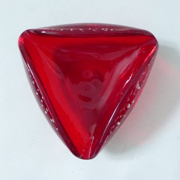 Whitefriars ruby red controlled bubble art glass triangular dish 9562, vintage - Image 5