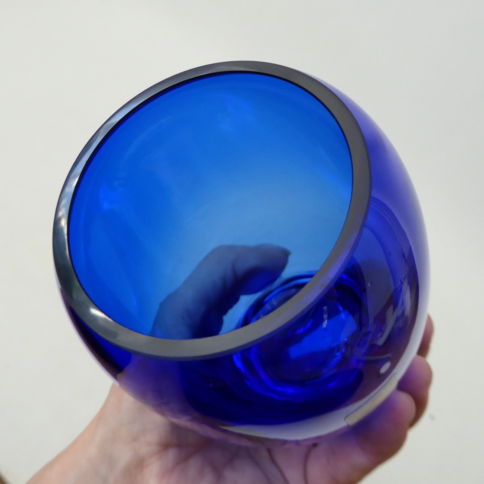 Zwiesel Glas art glass Jenny vase, German, cobalt royal blue + label, modernist - Image 8