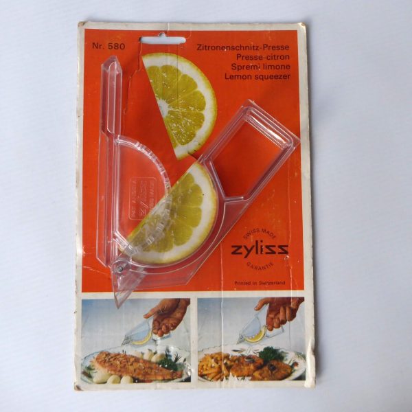 Zyliss vintage Swiss made lemon slice squeezer, hand press. Clear plastic retro - Image 3