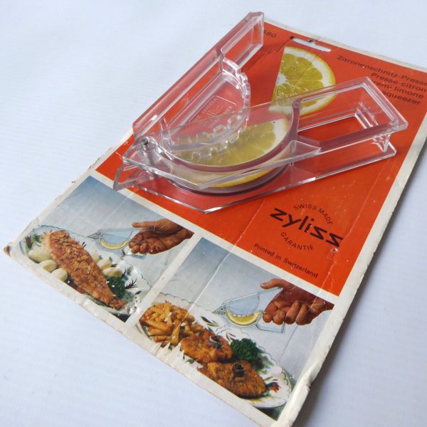 Zyliss vintage Swiss made lemon slice squeezer, hand press. Clear plastic retro - Image 4