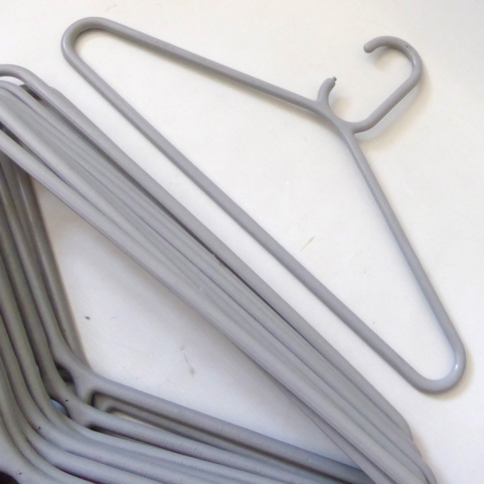 10 grey Swedish made vintage coat hangers, Morplan rainbow hanger 42, 1970s 1980 - Image 9