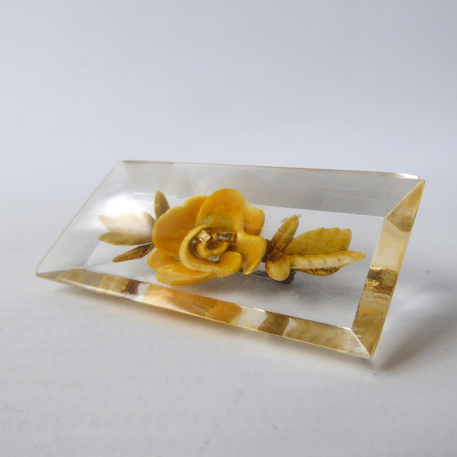 1950s reverse carved lucite perspex brooch yellow rose flower vintage rectangle - Image 3