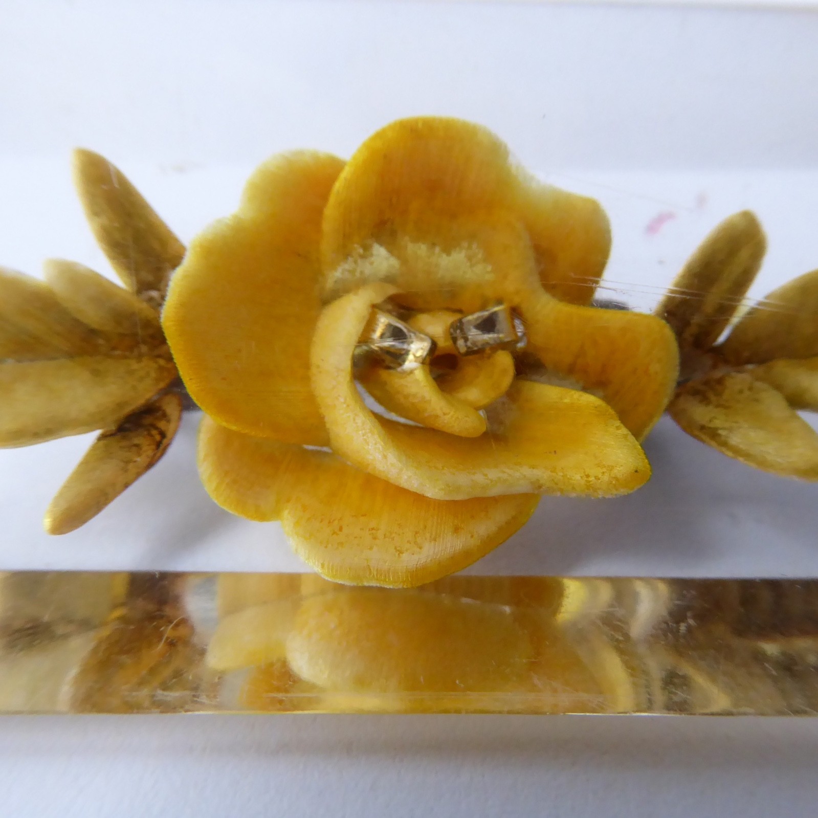 1950s reverse carved lucite perspex brooch yellow rose flower vintage rectangle - Image 4