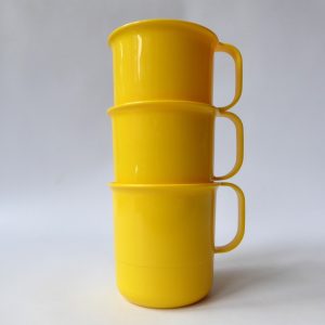 1980s 3x Tupperware tea coffee mugs, large cups #2271A-1. Pure yellow, stackable