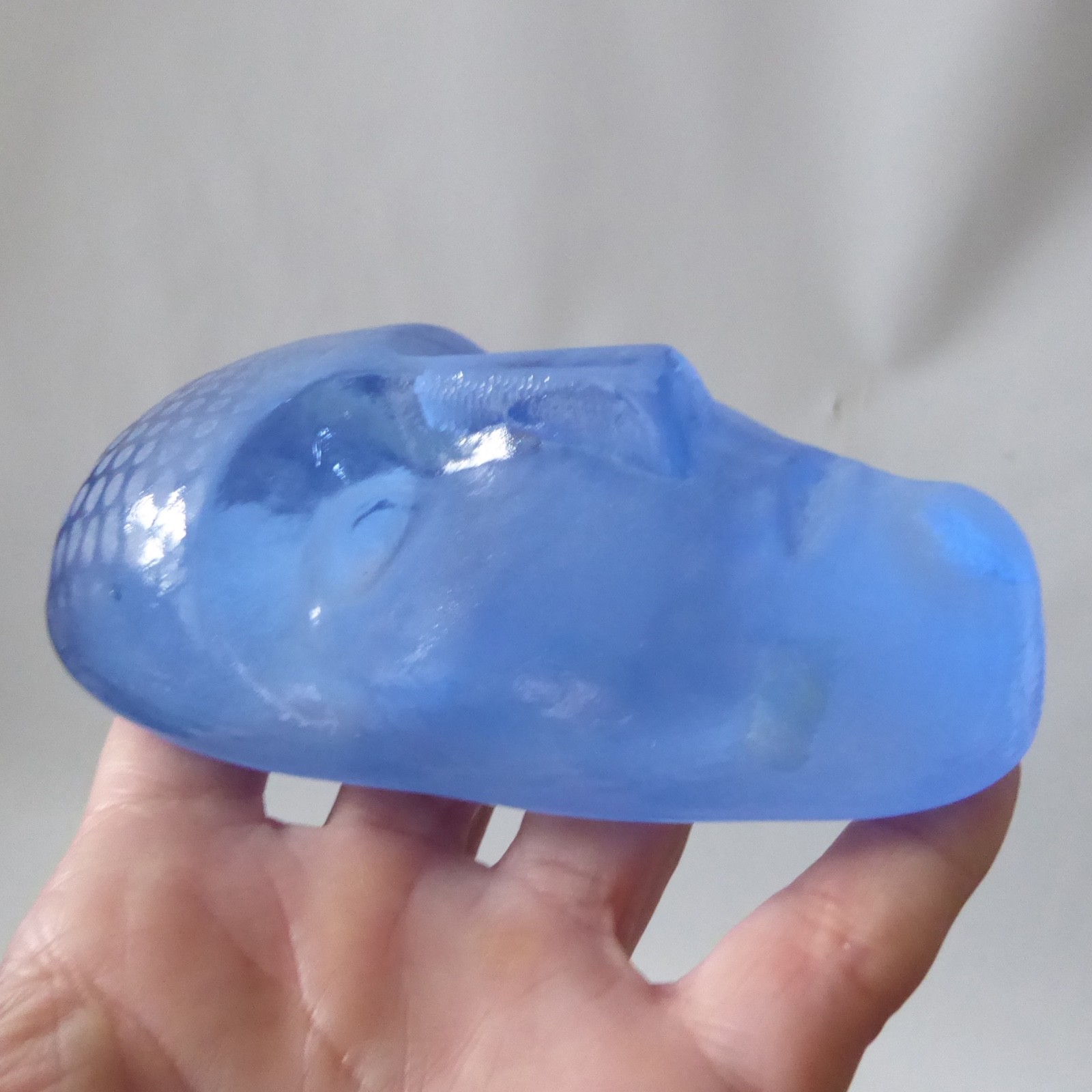 5" Kosta Boda Brains art glass face sculpture, Sweden Bertil Vallien blue spotty - Image 10