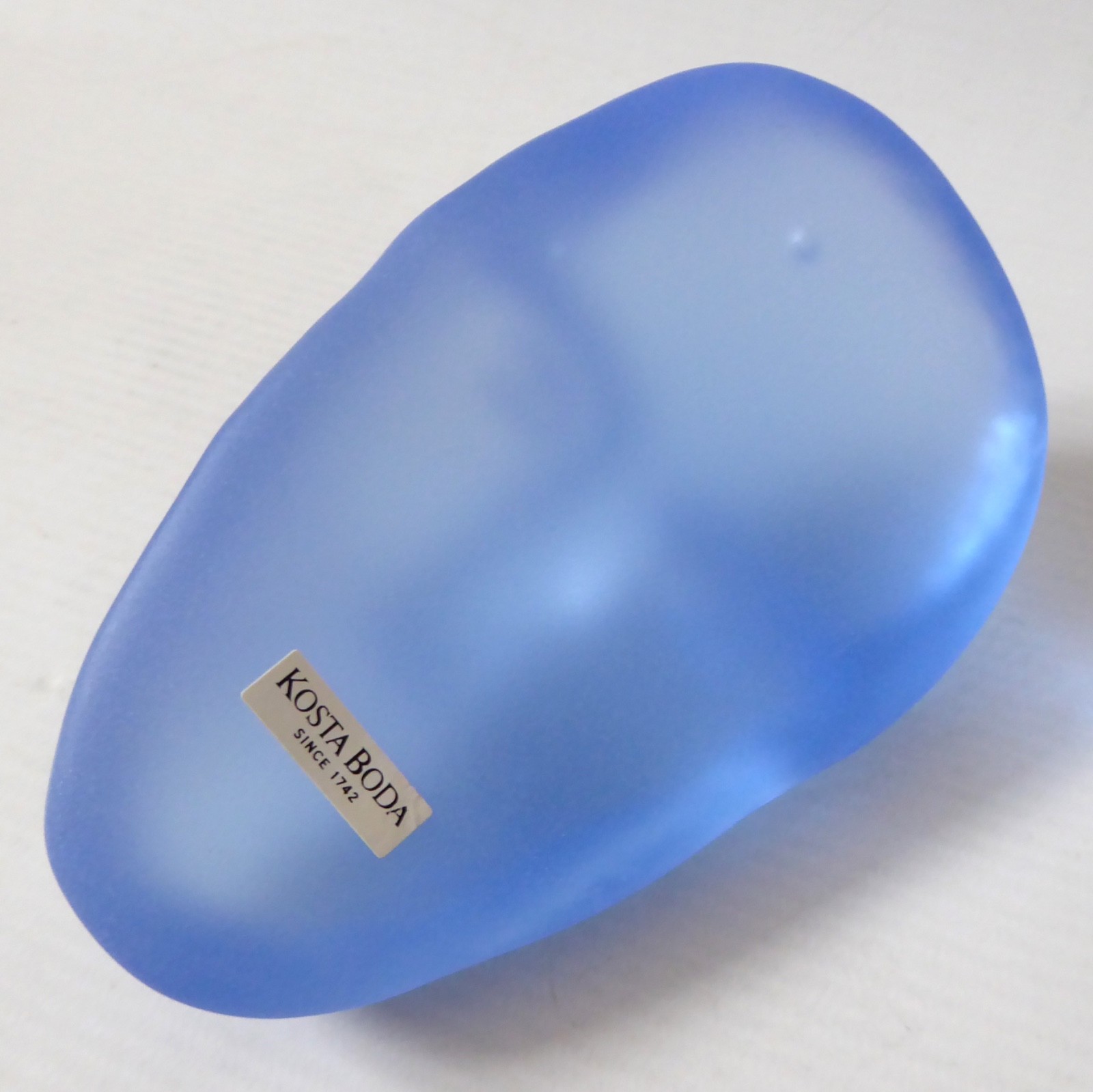 5" Kosta Boda Brains art glass face sculpture, Sweden Bertil Vallien blue spotty - Image 11
