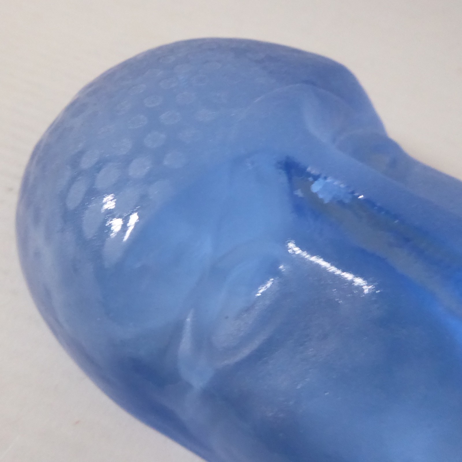 5" Kosta Boda Brains art glass face sculpture, Sweden Bertil Vallien blue spotty - Image 3