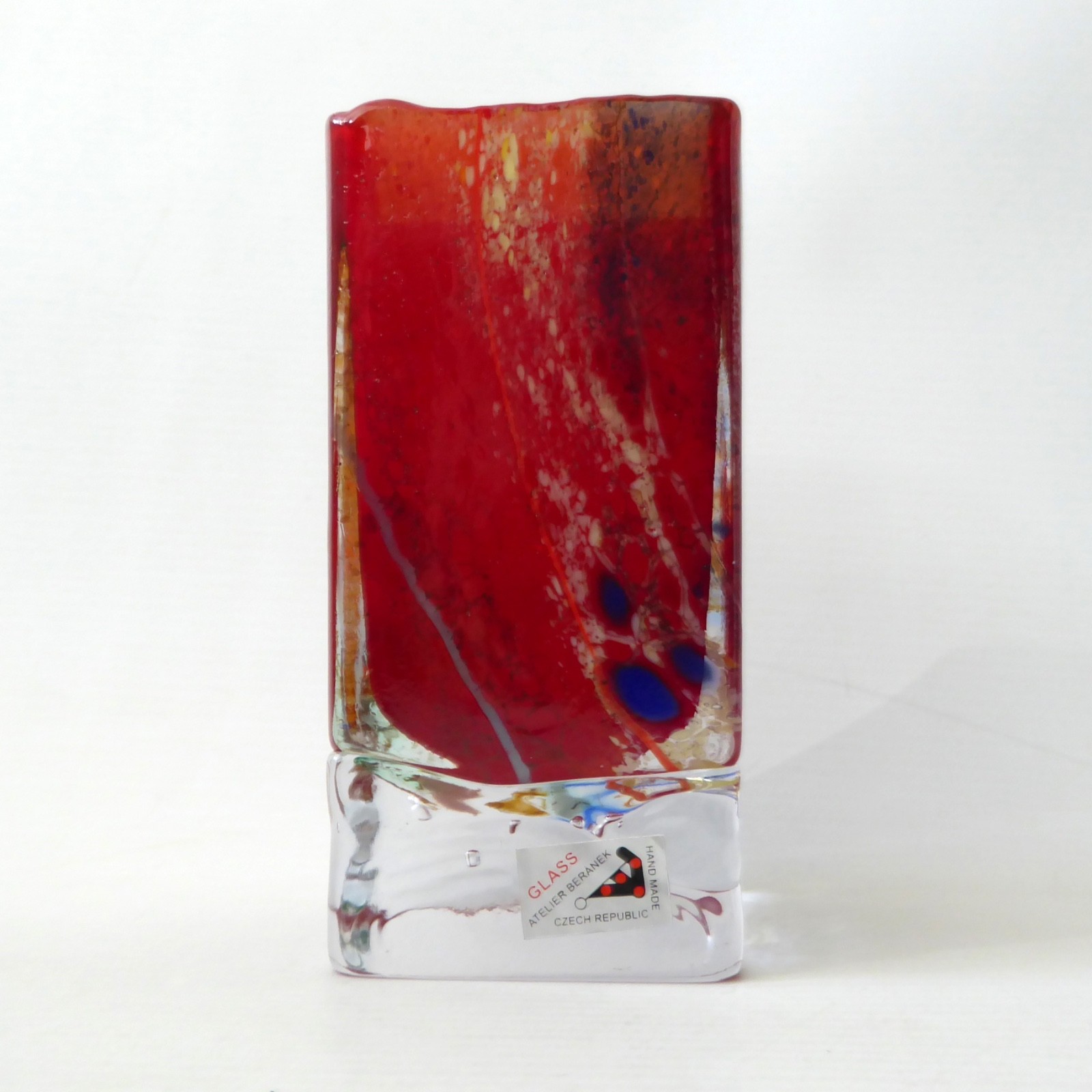Atelier Beranek art glass vase, Czech handmade red block square. Prob. Petr Hora - Image 3
