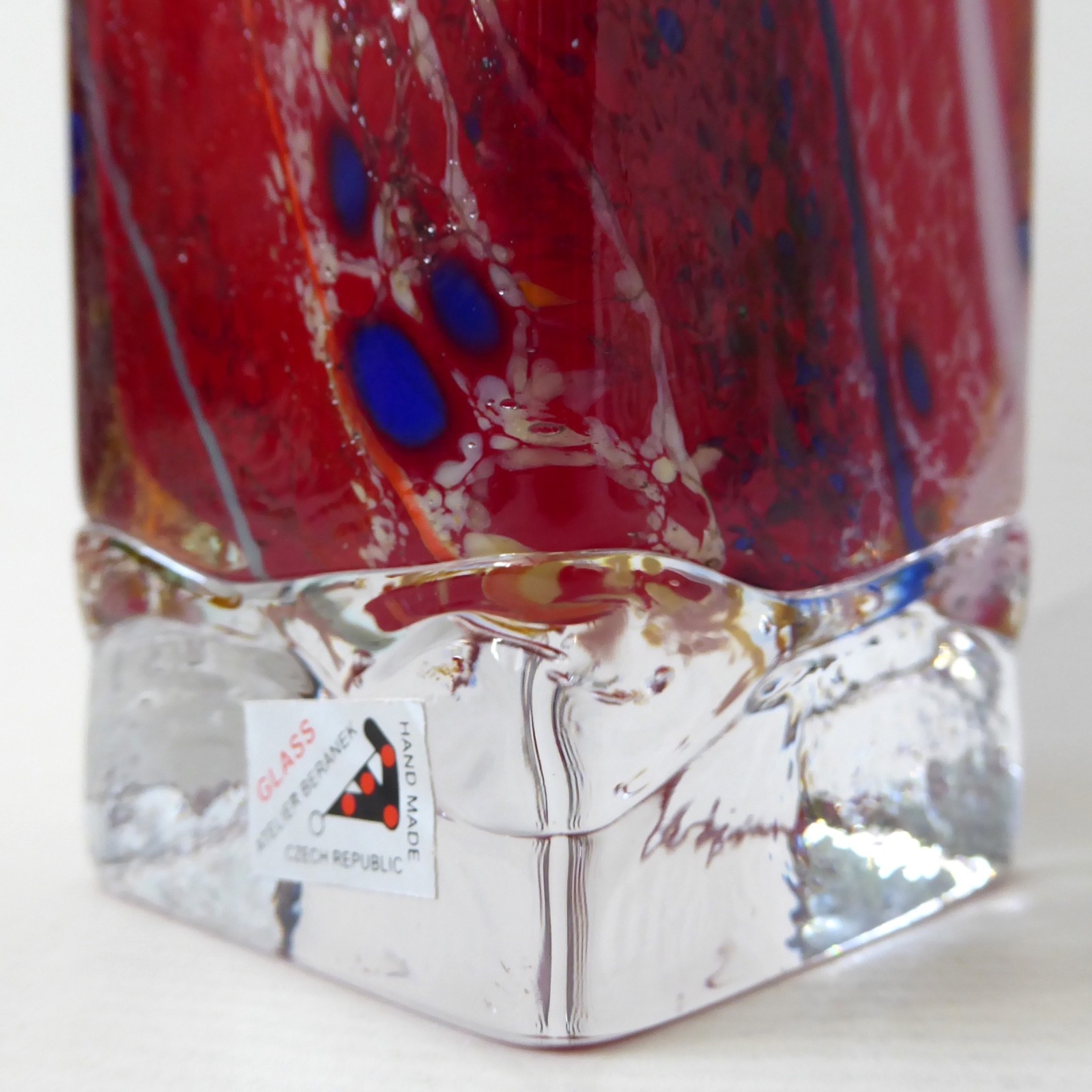 Atelier Beranek art glass vase, Czech handmade red block square. Prob. Petr Hora - Image 5