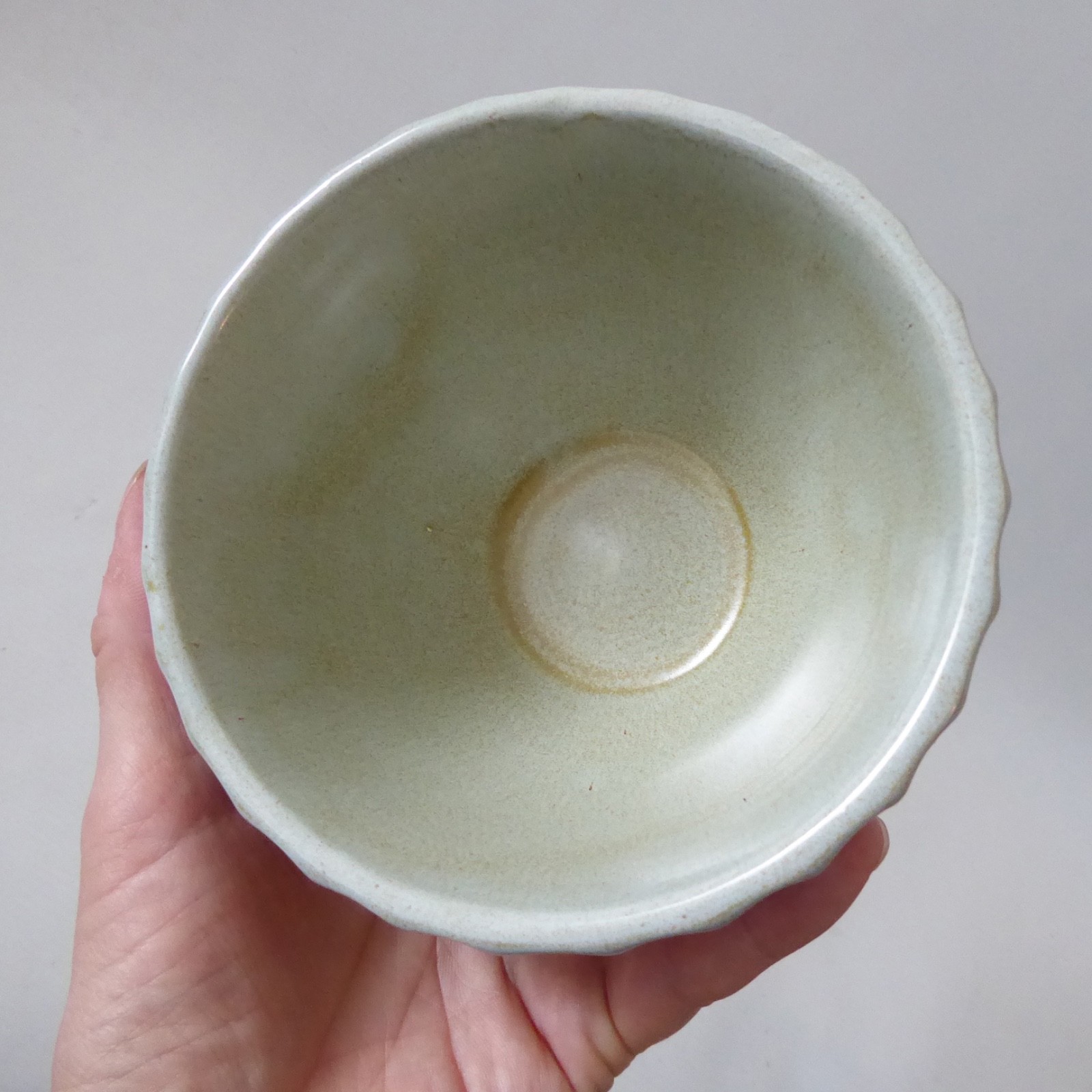 Bretby Art Pottery bowl dish, round vertical ribs. Vintage moss pale green retro - Image 7