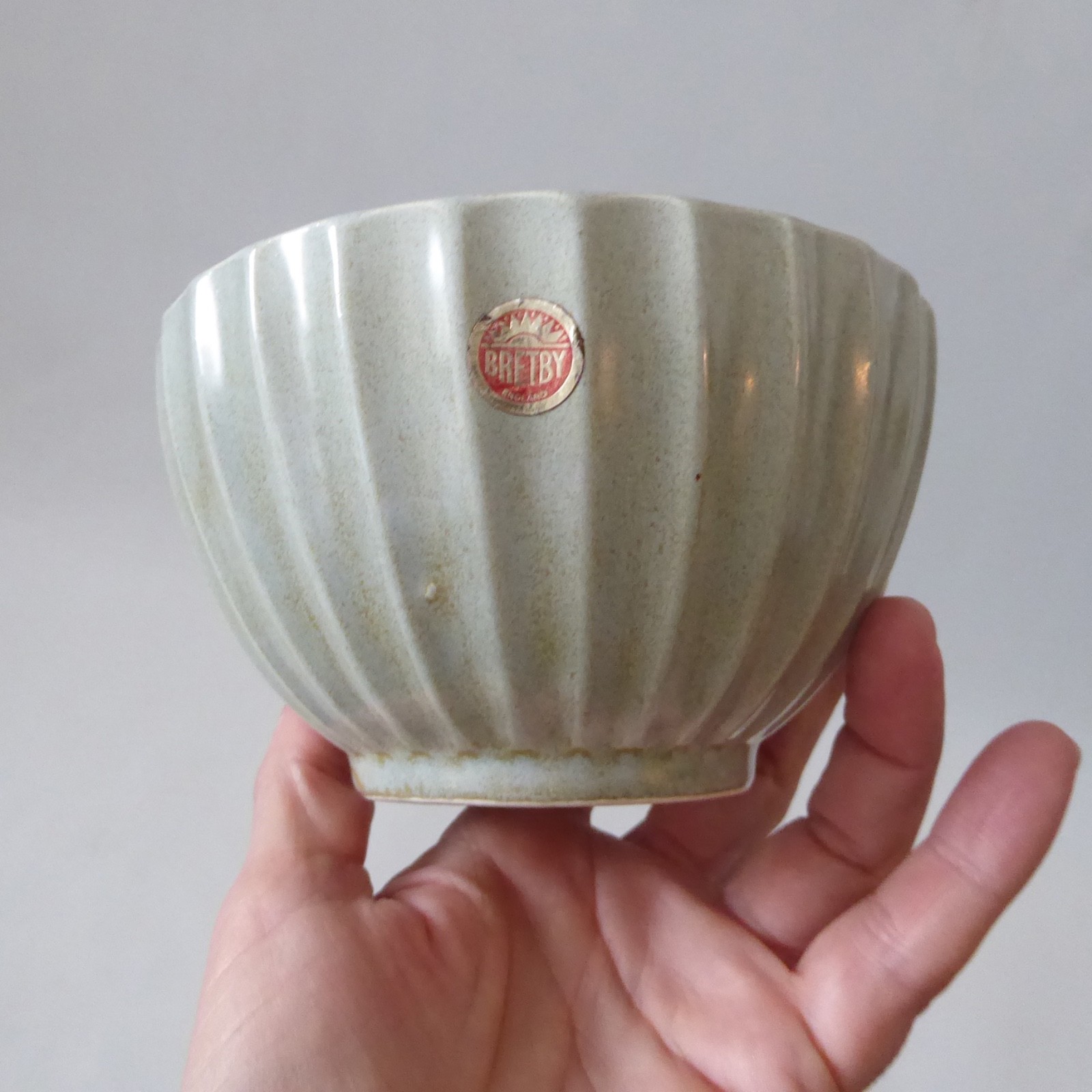 Bretby Art Pottery bowl dish, round vertical ribs. Vintage moss pale green retro