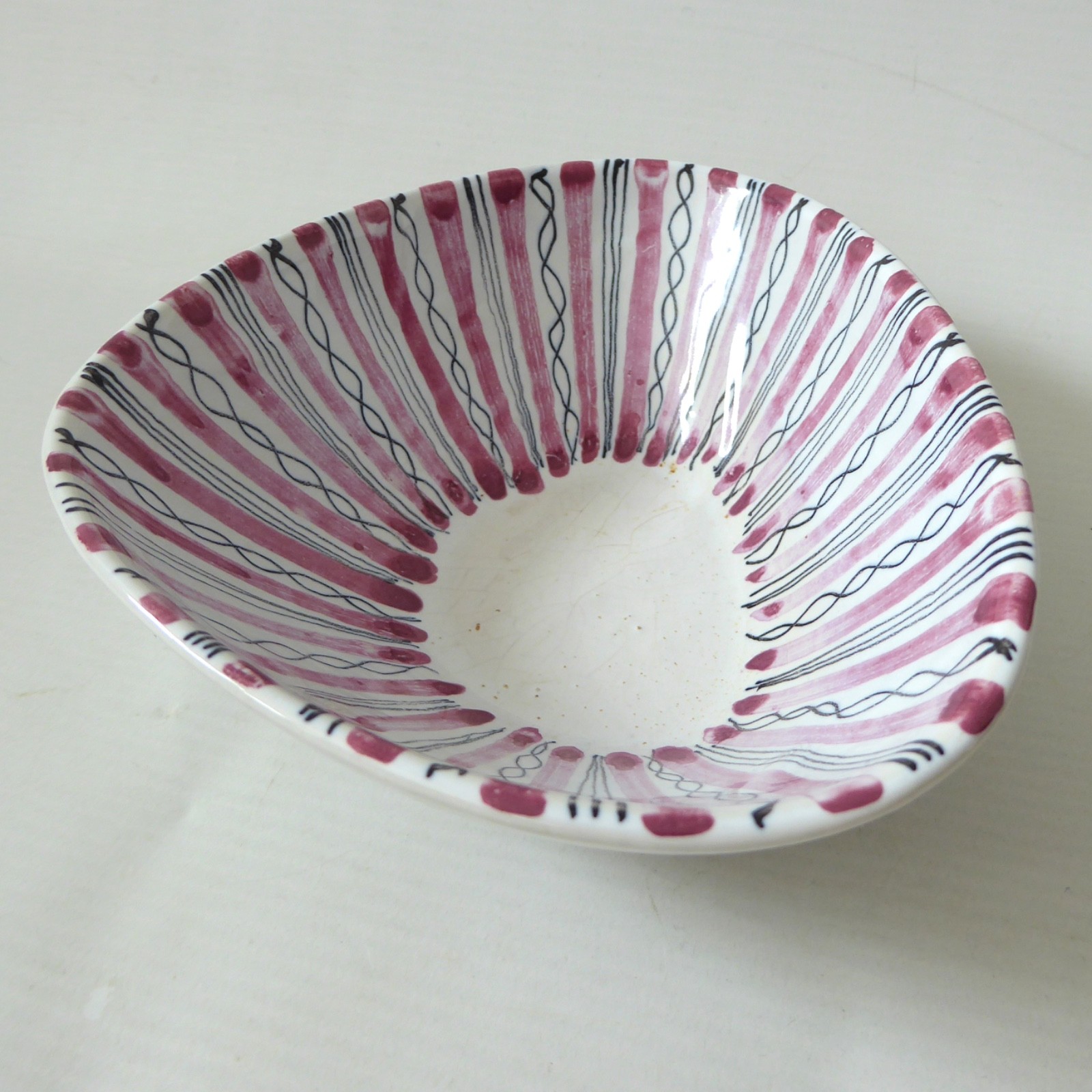 Cinque Ports Pottery triangular bowl, studio. 1950s 1960s MCM David Sharp Rye - Image 5