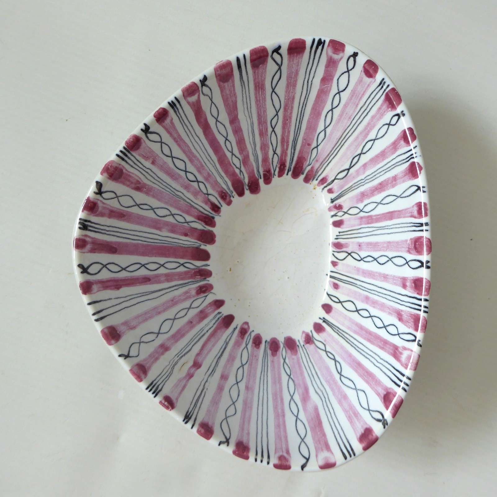 Cinque Ports Pottery triangular bowl, studio. 1950s 1960s MCM David Sharp Rye - Image 6