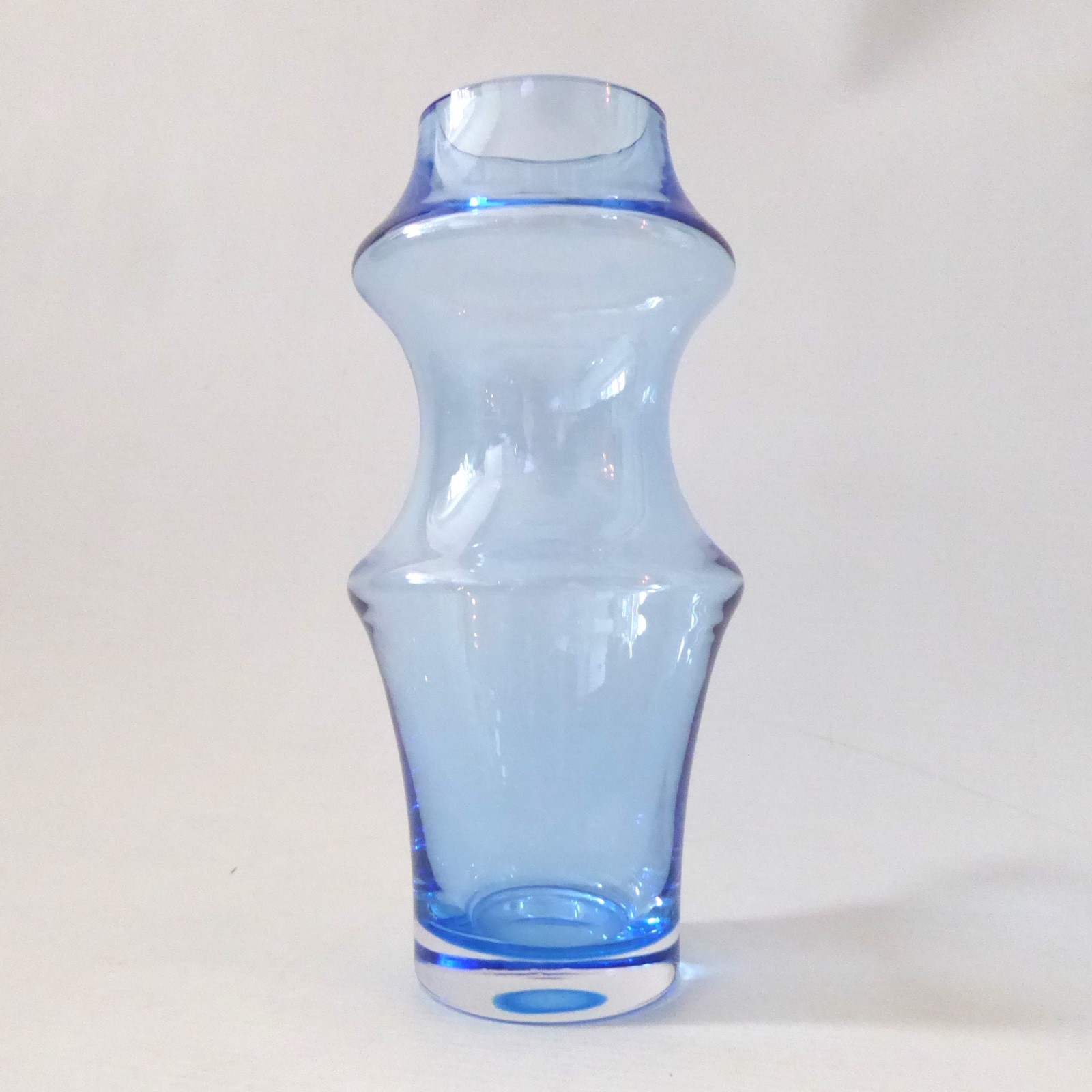 Dartington Crystal vintage hooped blue art glass vase, cased 1980s modernist - Image 2