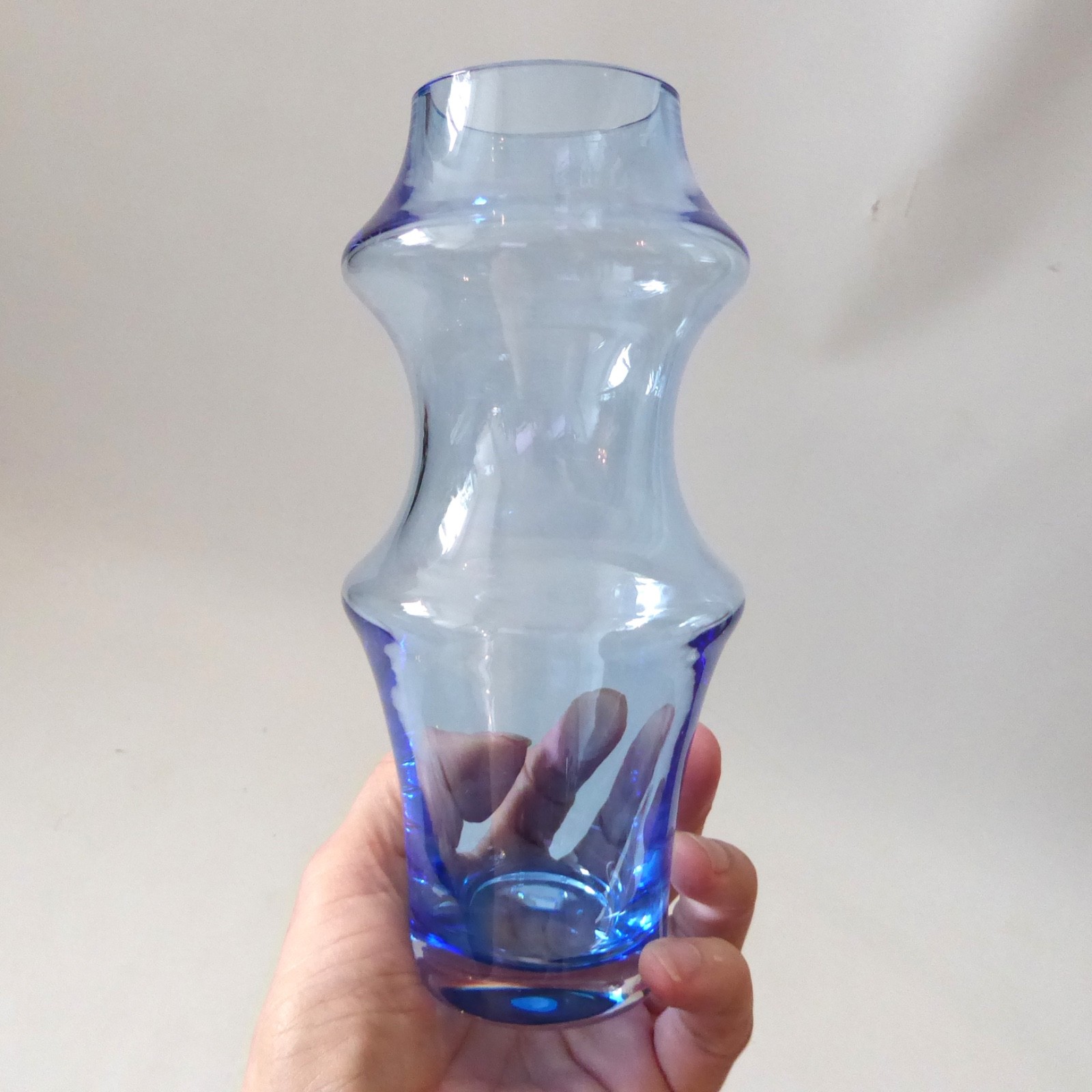 Dartington Crystal vintage hooped blue art glass vase, cased 1980s modernist - Image 3