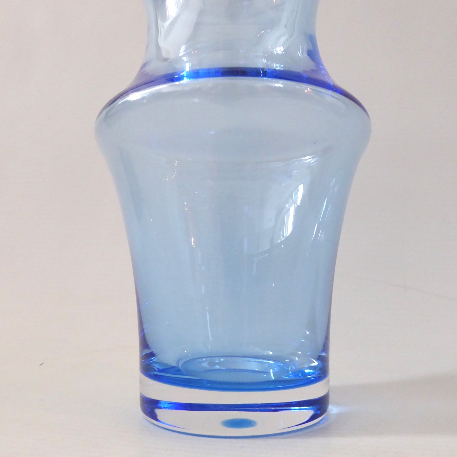 Dartington Crystal vintage hooped blue art glass vase, cased 1980s modernist - Image 4