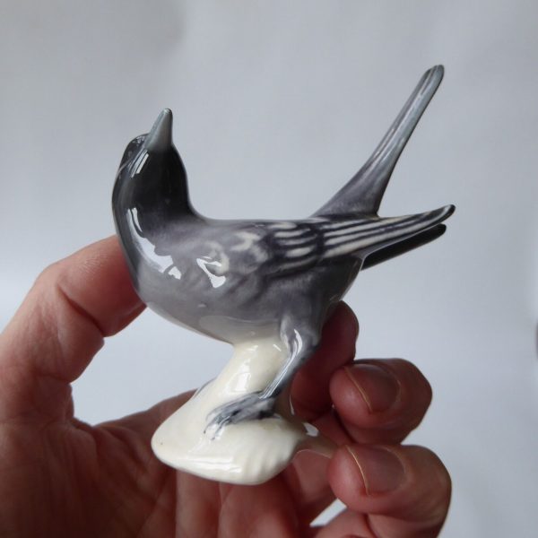 Goebel West German 1960s-70s vintage porcelain bird figurine CV31, grey redstart - Image 12