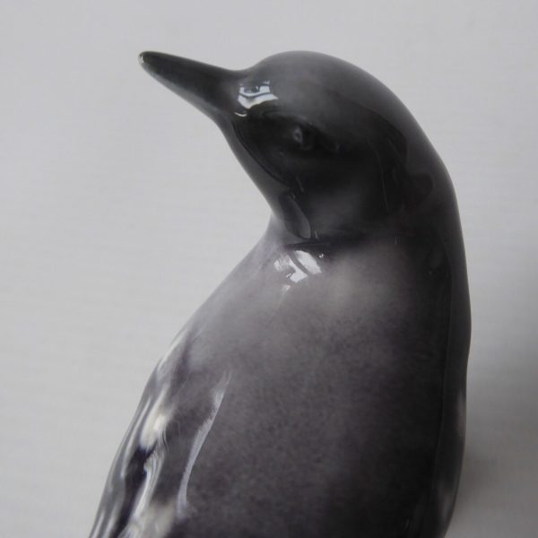 Goebel West German 1960s-70s vintage porcelain bird figurine CV31, grey redstart - Image 8