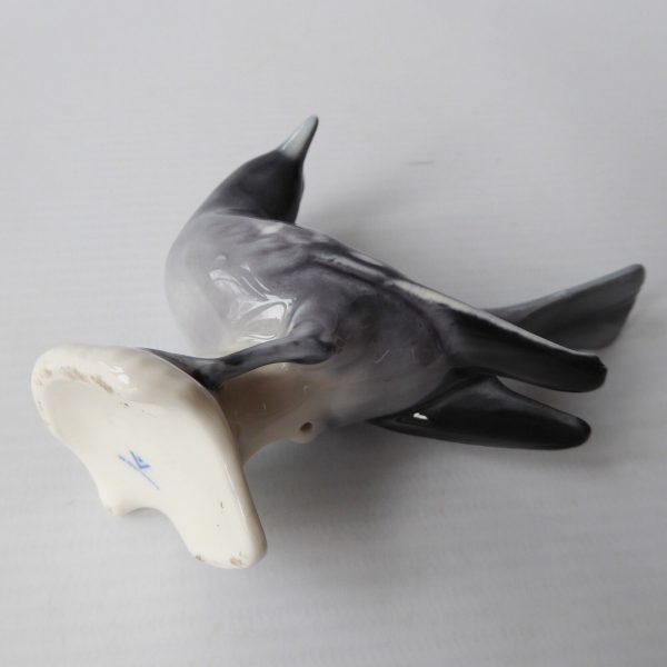 Goebel West German 1960s-70s vintage porcelain bird figurine CV31, grey redstart - Image 10