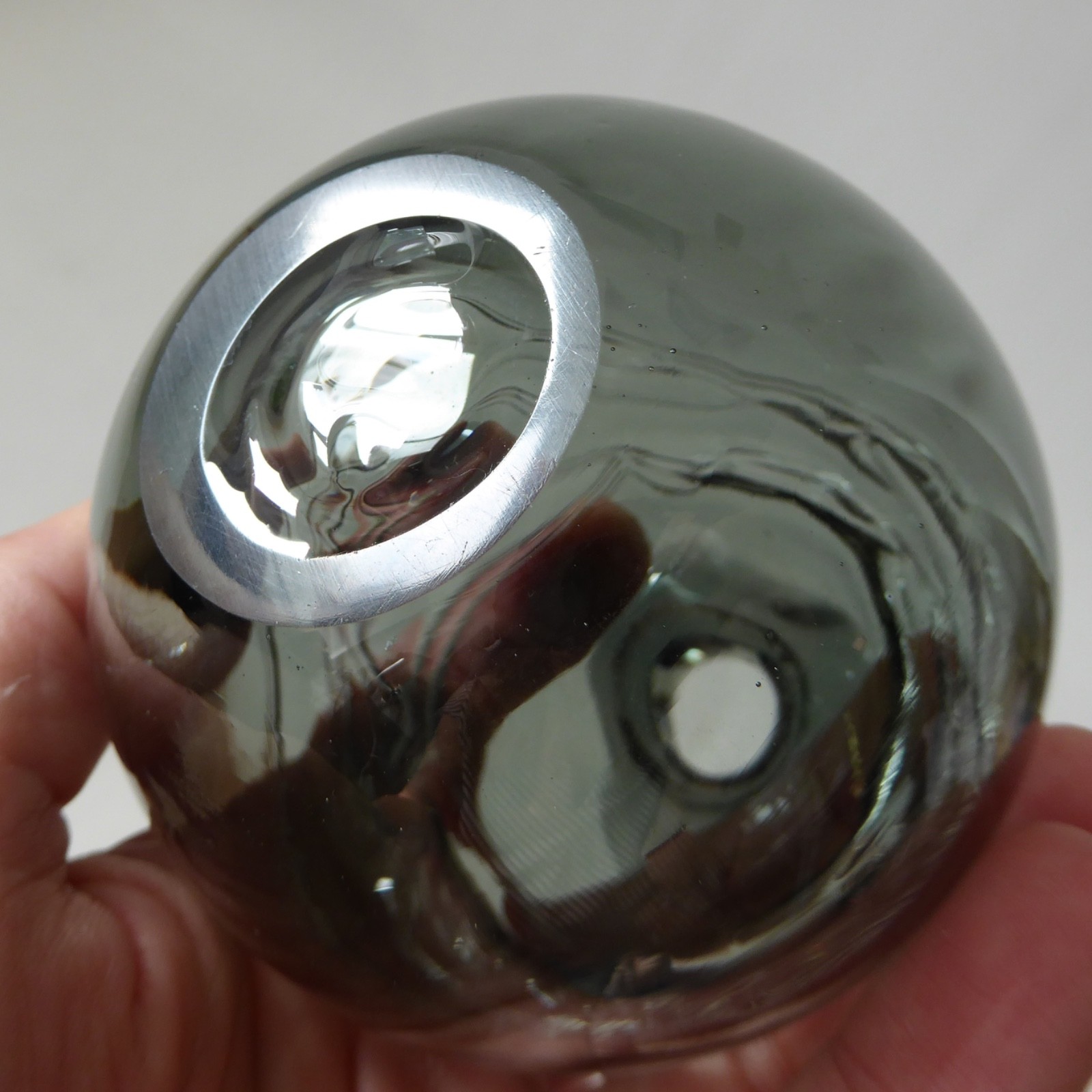 Grey trailed art glass round globe ball vase. Studio glass, ruffled rim. Vintage - Image 12