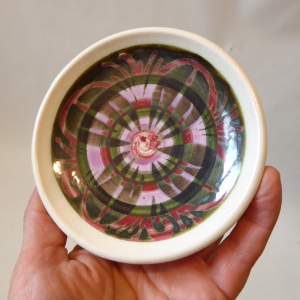 Iden Pottery 1970s vintage round ceramic pottery pin dish, 10cm. Dennis Townsend