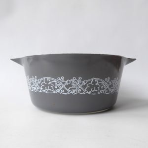 JAJ Pyrex 1964 Classics (grey vine) Hostess Casserole bowl dish 553. Vintage pot